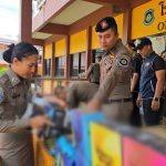 ตำรวจ CIB รวบหนุ่มขับรถตู้ ซุกบุหรี่ไฟฟ้า 2.2 หมื่นชิ้น มูลค่า 8 ล้านบาท กลางสงขลา