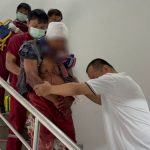 ปทุมธานี คนร้ายบุกเดี่ยวมีดฟันหัวจ้วงแทง อดีตเสี่ยอลูมิเนียม ช่างประจำ สมาคมซั่นเจี๋ยเจ็บสาหัส