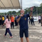 บุรีรัมย์ “ลุงเนวิน” เปิดสนามรับผู้อพยพประกาศคนไทยไม่ทิ้งกันอาหารน้ำฟรี