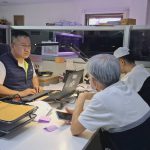 ปทุมธานี ตำรวจจับกุมแก๊งคอลเซ็นเตอร์ชาวจีน–ไทย 6 ราย พบมูลค่าความเสียหายหลายล้านบาท