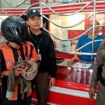 รวบทันควันหนุ่มวัย 29 ปีทำทีมาซื้อทองสุดท้ายวิ่งราวได้ทองไป 2 สลึงนำไปขายแล้วกลับบ้านนอน