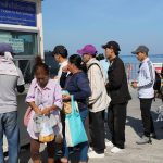 ชลบุรี นักท่องเที่ยวเดินทางไปเคาท์ดาวน์ที่เกาะสีชังคาดว่าเงินสะพัดขวา 50 ล้านบาท